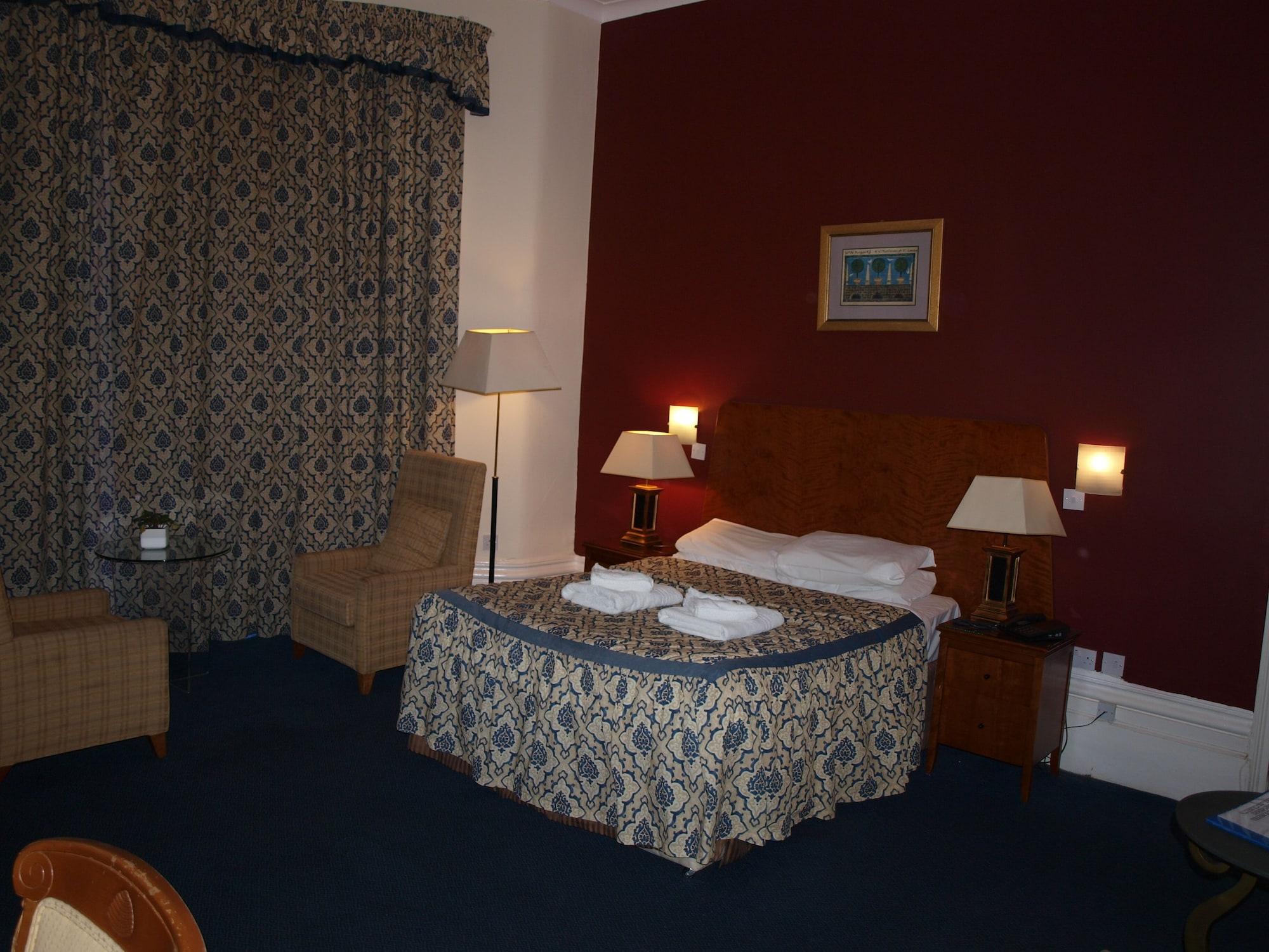 The 2* Hove